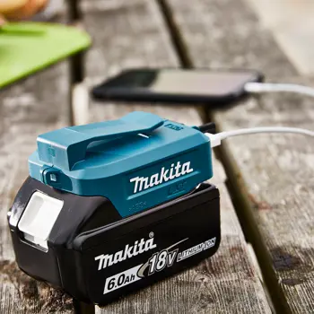 makita-adapter-za-usb-punjenje-adp05-za-144v-i-18v-lxt-bater-93452-81995.webp