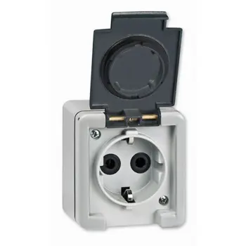 uticnica-suko-16a-250v-metalno-kuciste-ip55-nadzbukna-nz-52428-24564.webp
