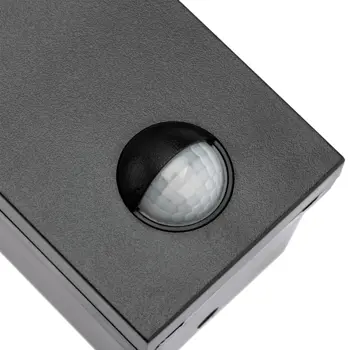 zidna-lampa-10w-4000k-750lm-ip54-crna-sa-senzorom-pokreta-14510-24482.webp