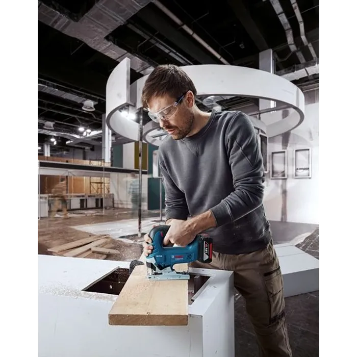 BOSCH AKU ubodna pila GST 185-LI (2x 4.0Ah + kovčeg)
