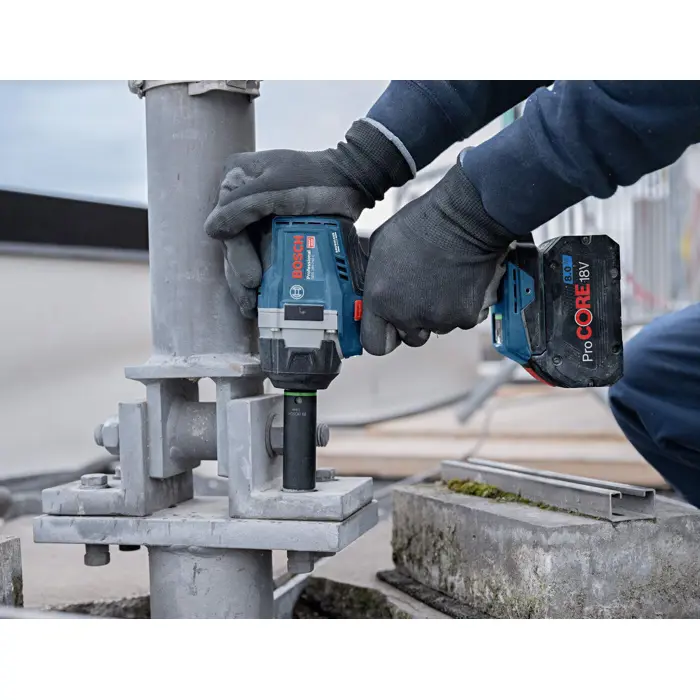 BOSCH AKU udarni odvijač GDS 18V-750 C, 2×5Ah baterije, brzi punjač, L-BOXX kofer