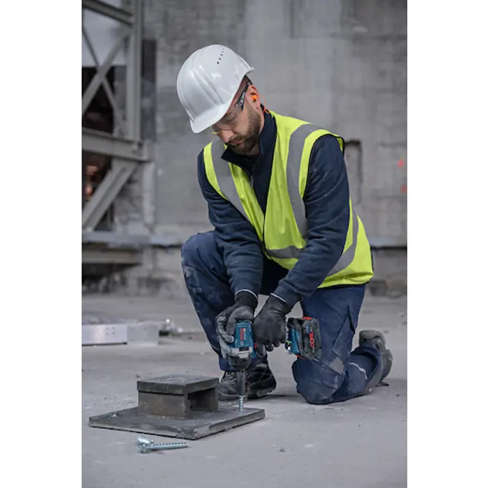 BOSCH AKU udarni odvijač GDS 18V-750 C, 2×5Ah baterije, brzi punjač, L-BOXX kofer